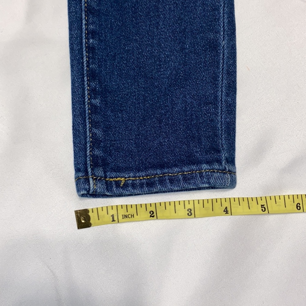 711 Levi’s skinny jeans. Size 23. - Picture 11 of 13